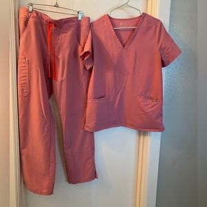 Figs, chalk pink set. Casma and Kade Cargo pant. Medium.